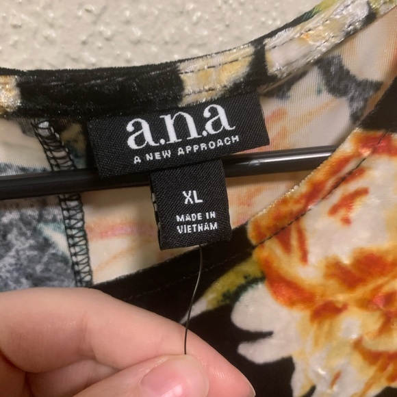 NWT, A.N.A. Velvet Floral Tee with Ruffle Sleeves - Picture 3 of 5